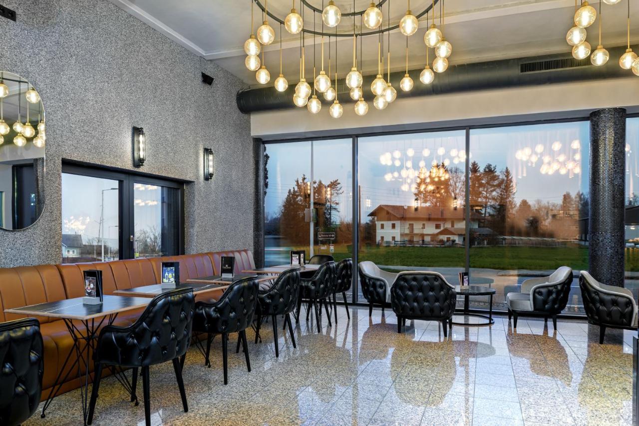 Parkhotel Braunau - 24 Stunden Self Check-in Bed & Breakfast